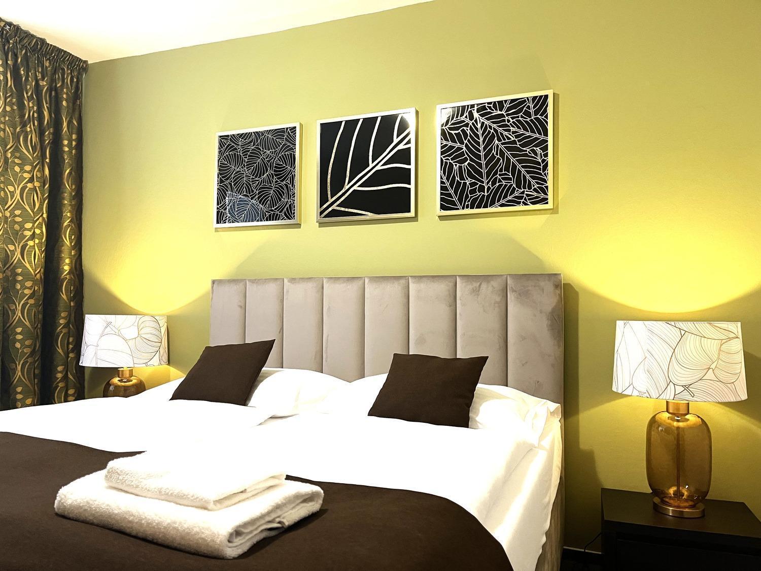 Hotel Zlaty Byk Rimavská Sobota Exteriör bild
