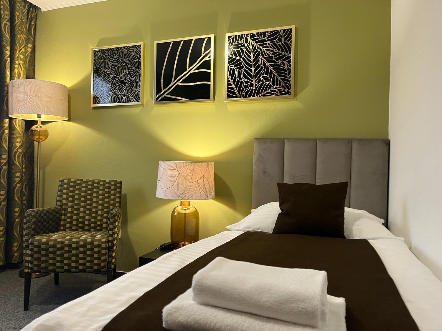 Hotel Zlaty Byk Rimavská Sobota Exteriör bild