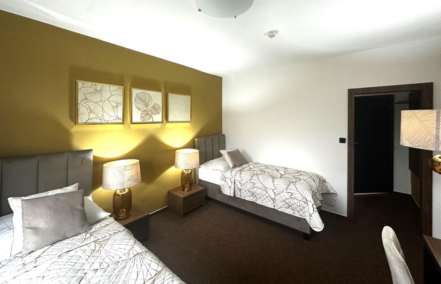 Hotel Zlaty Byk Rimavská Sobota Exteriör bild